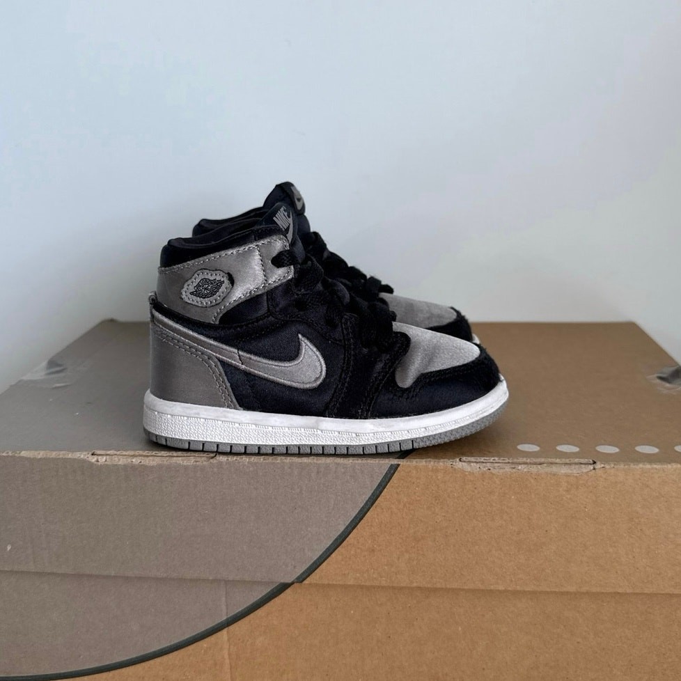 Nike Air Jordan 1 Satin Grey /Black Toddler Sneakers FD5305-010- SZ 6 C