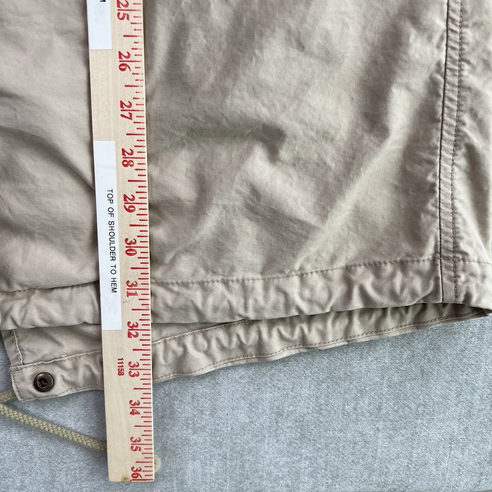 Uniqlo Utility Parka Jacket Womens Medium Beige Drawstring Waist Hooded Fishtail