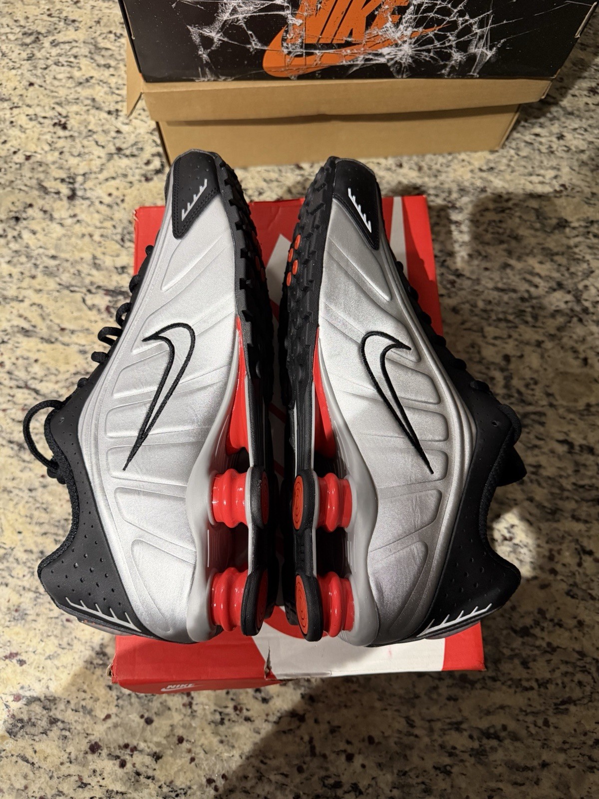 Nike Shox R4 Metallic Silver Size 11.5 Mens