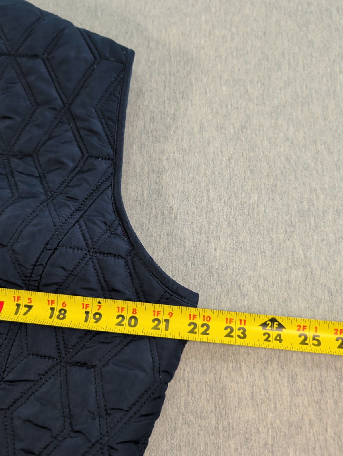 Weatherproof Fleece Lined Quilted Vest Full Zip, Zip Pockets Adjustable Back L