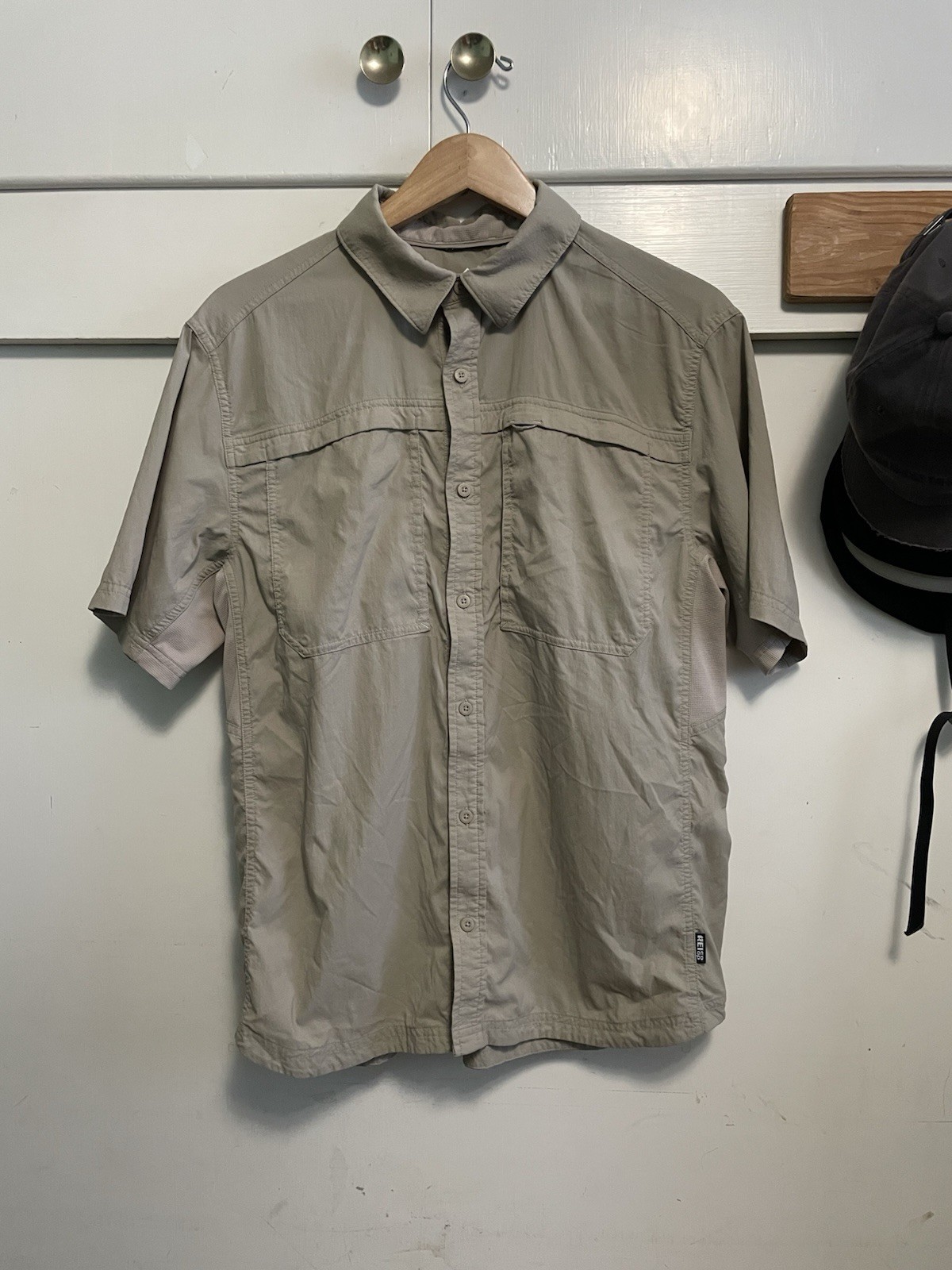 REI Co-op Mens Medium Short Sleeve Hiking Shirt Tan Nylon Mesh Vented Fishing