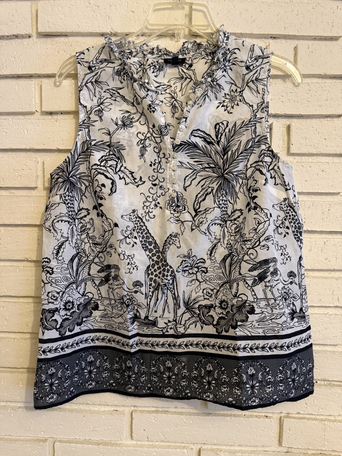 Talbots Lg Petite Black White Giraffe Safari Print Cotton Sleeveless Ruffle Top
