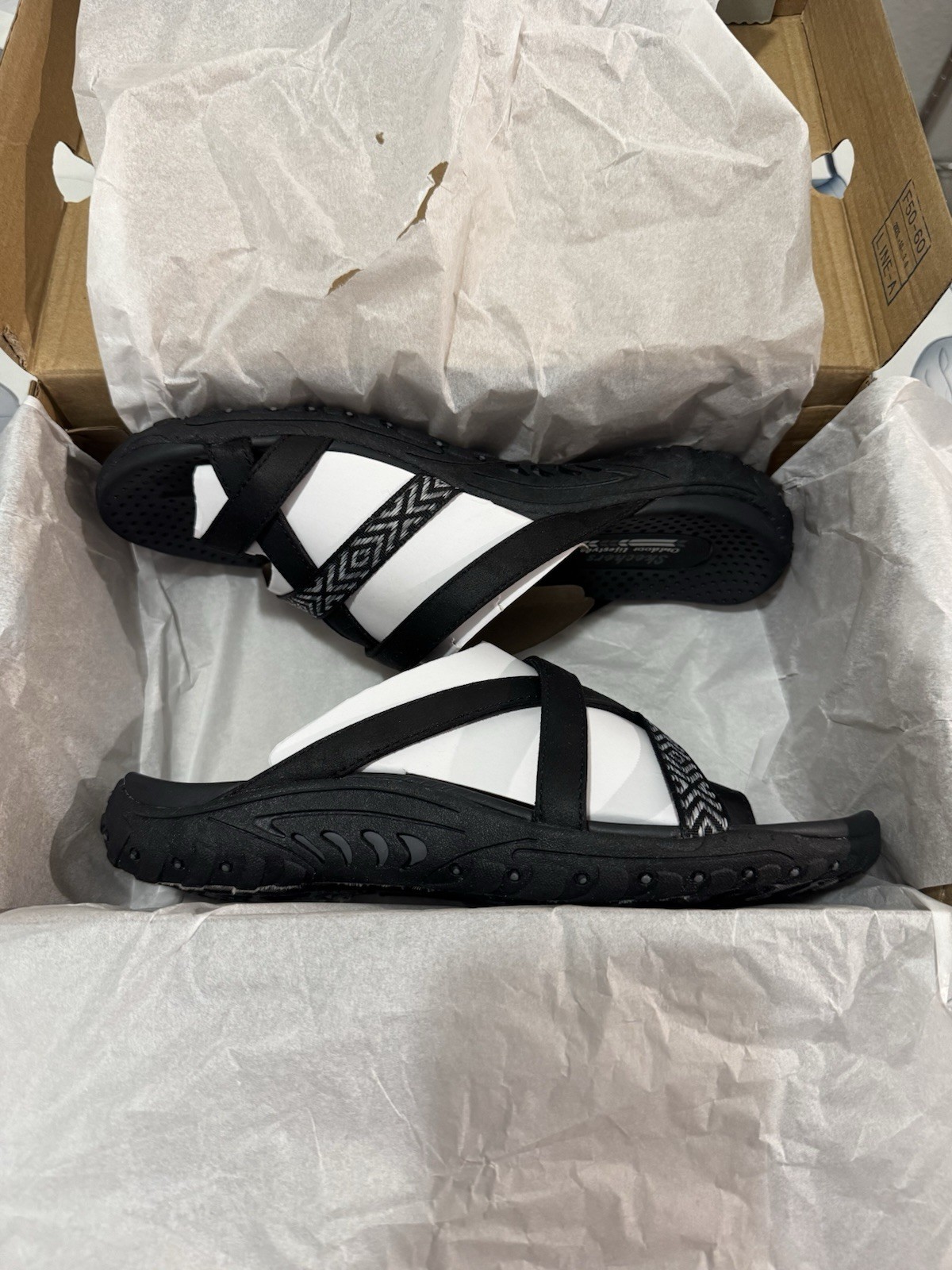 Skechers Size 9 Reggae – Timeless Summer. Black. In Box. ￼