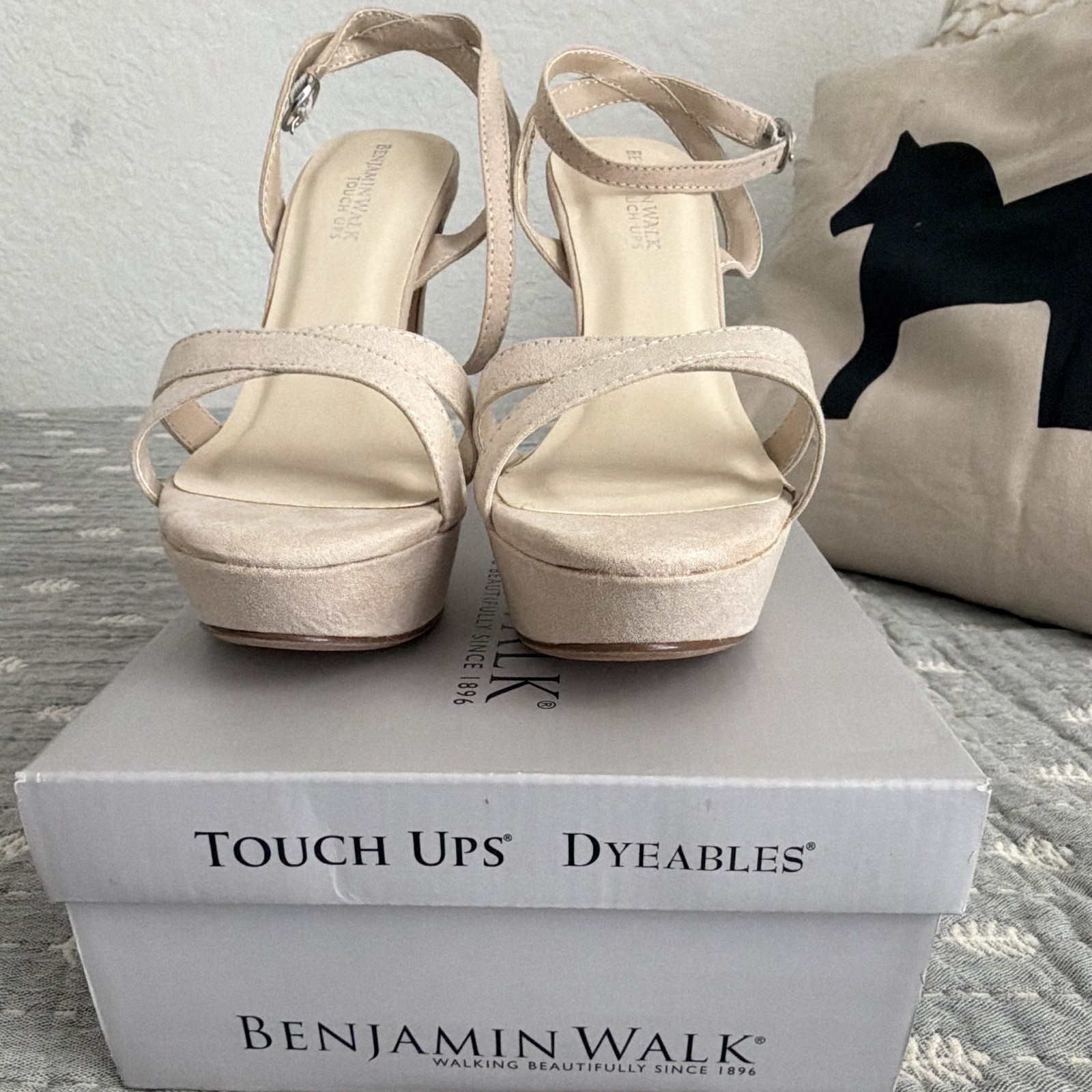 Benjamin Walk Touch Ups Dyeables Women’s Beige Strappy Platform Sandals 6.5M