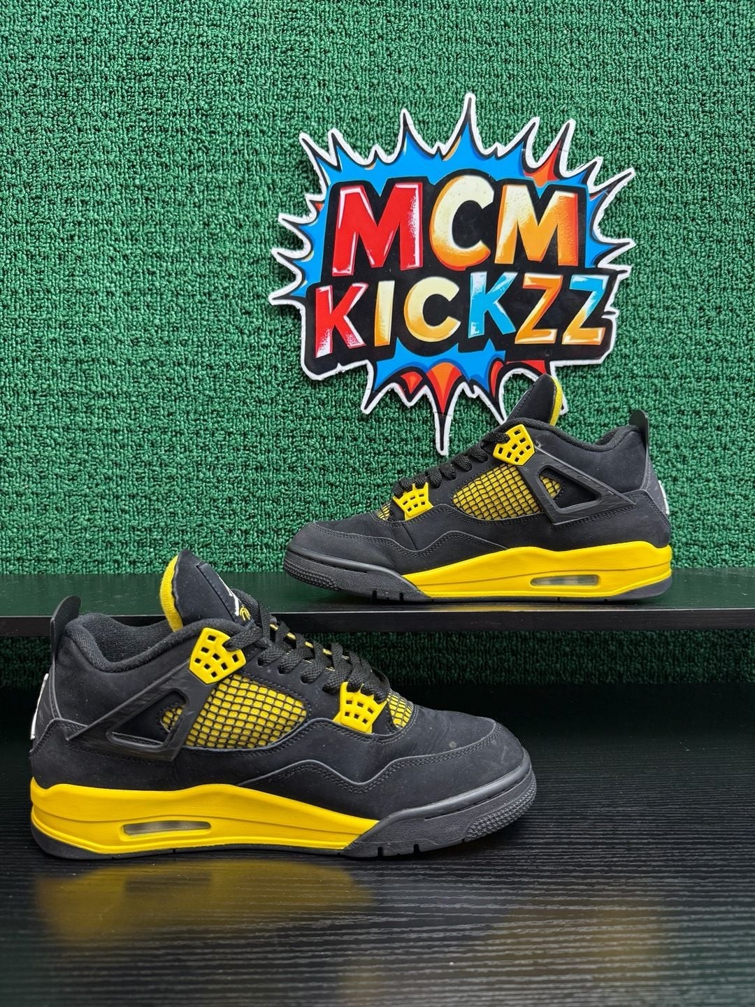Air Jordan 4 Retro Thunder 2023 Men’s Size 10.5 Pre Owned: Good