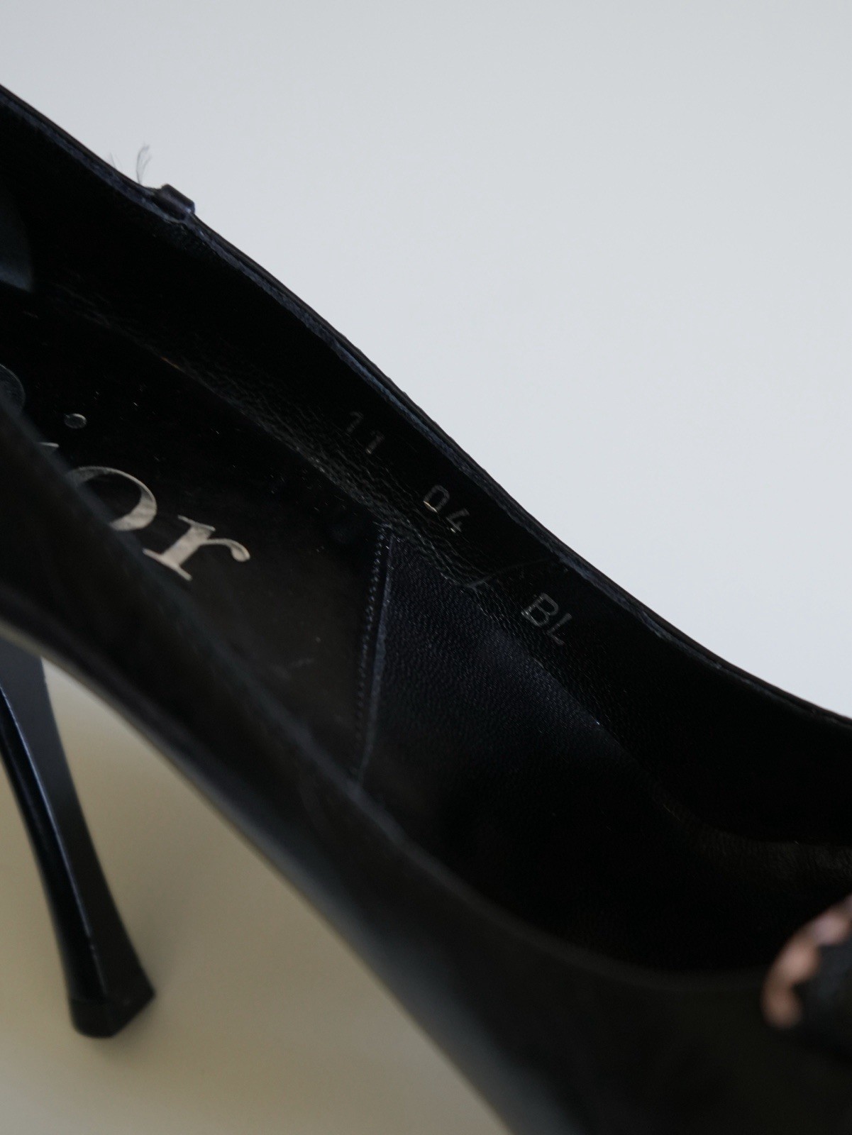 F/W 2004 Christian Dior W/ Logo Chain Pink Bow Pumps Heels VINTAGE