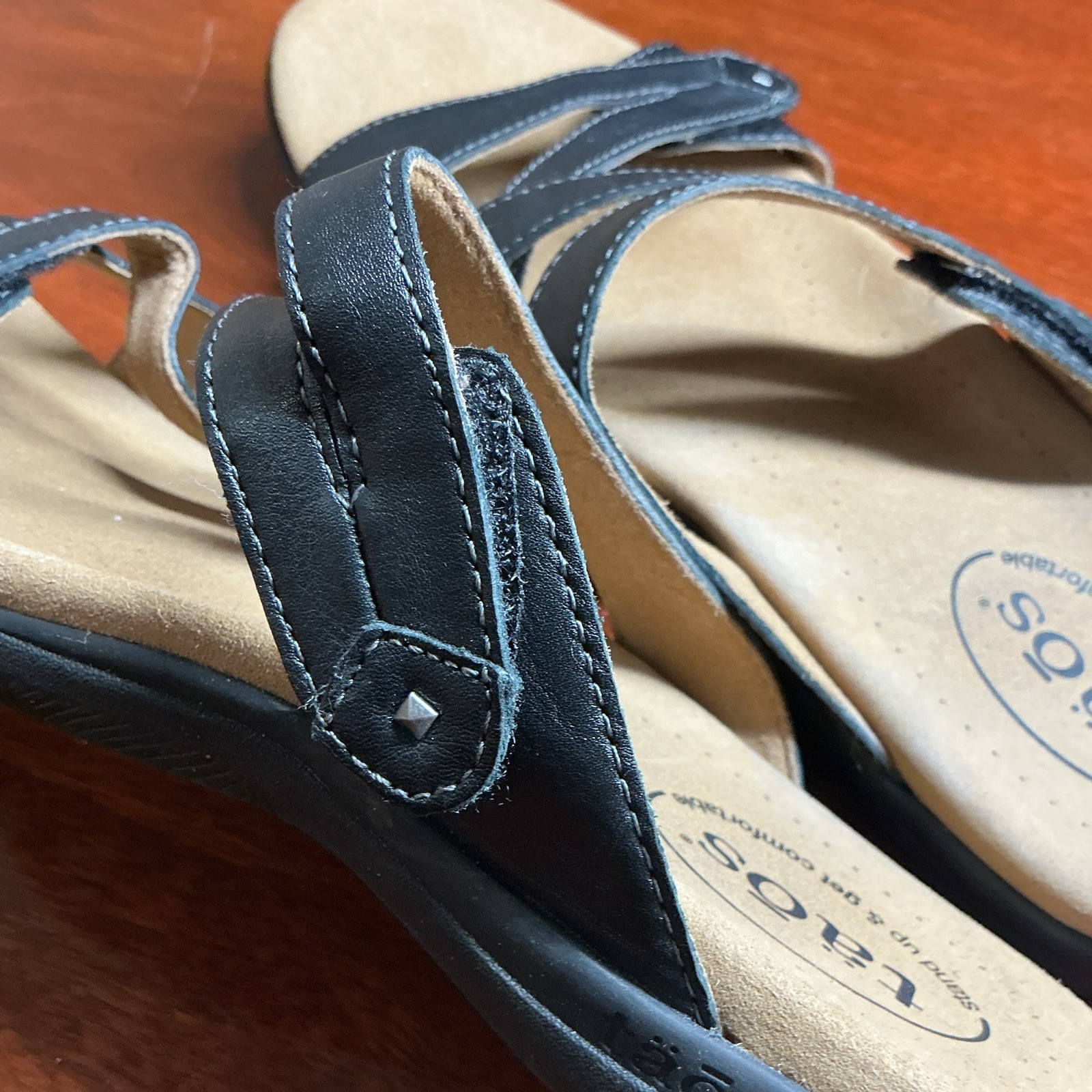 Taos Womens Strappy Slip-On Sandal Leather Black/Beige Quiet Luxury Casual US 10