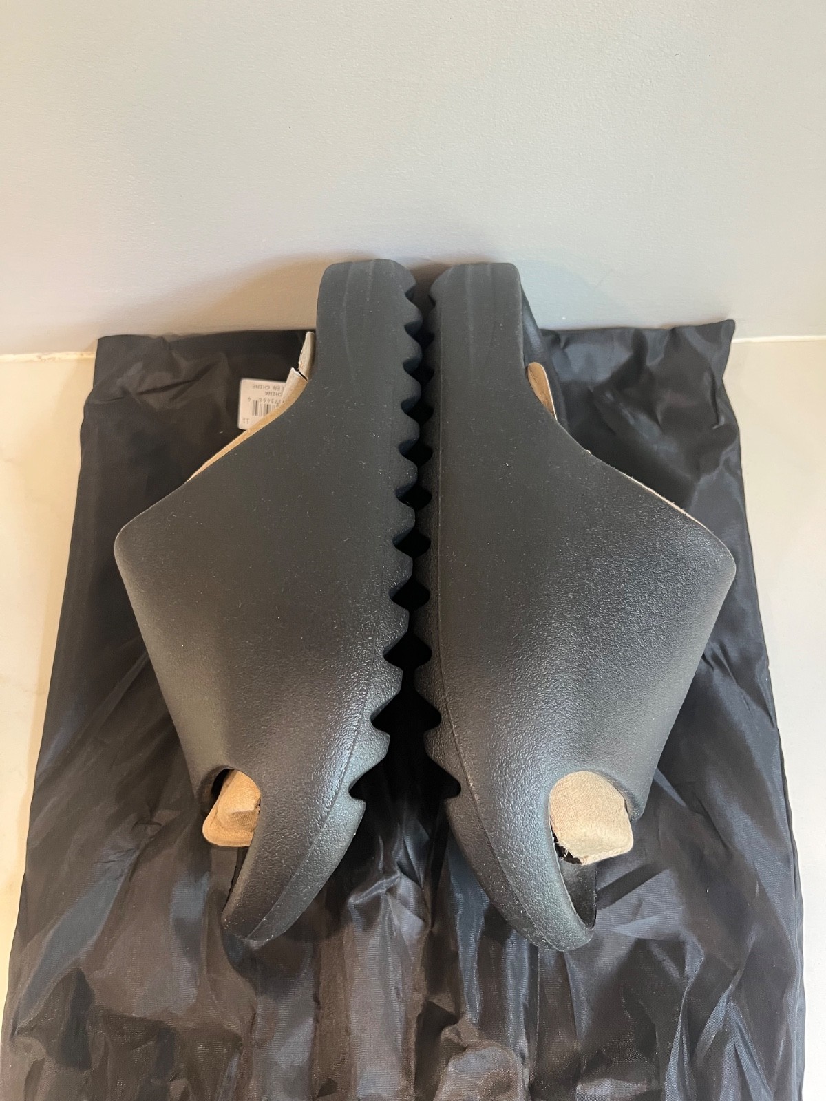 Authentic Size 11M – Yeezy Slides YS-01 Black – BRAND NEW with dust bag