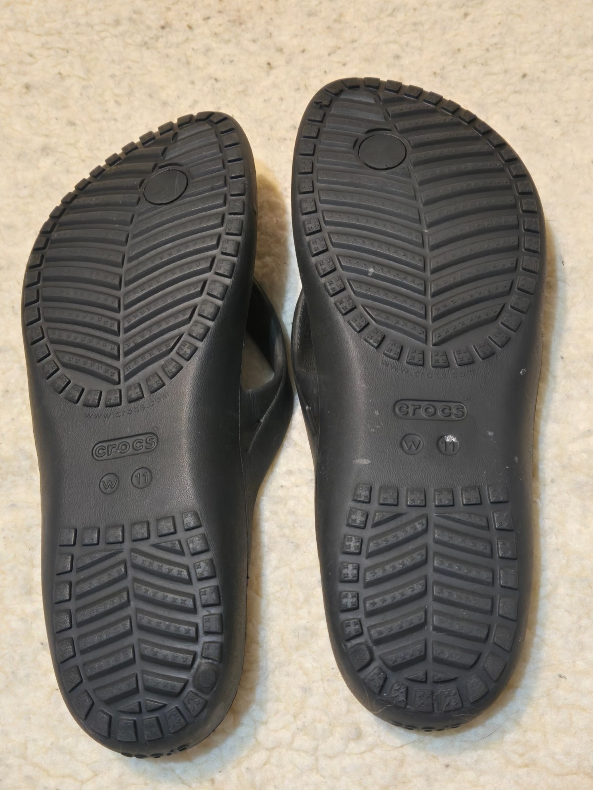Crocs Kadee II Iconic Comfort Flip Flops ThongsSandals Women’s Size 11 Black