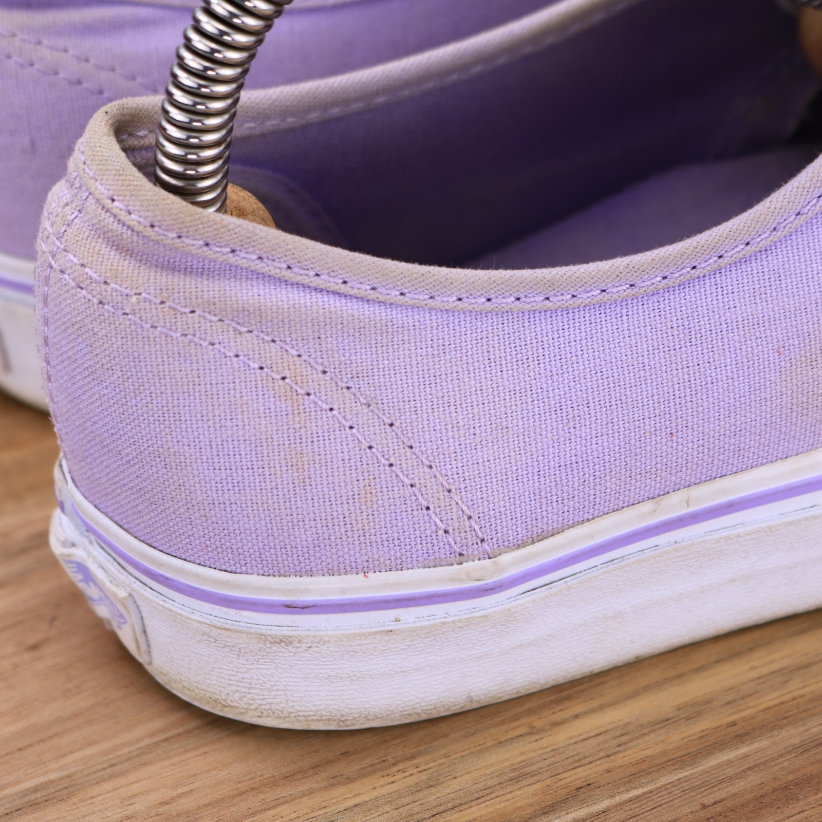 Vans Authentic Lavender White Canvas Low Top Skate Shoes Size Men 6.5 / Women 8