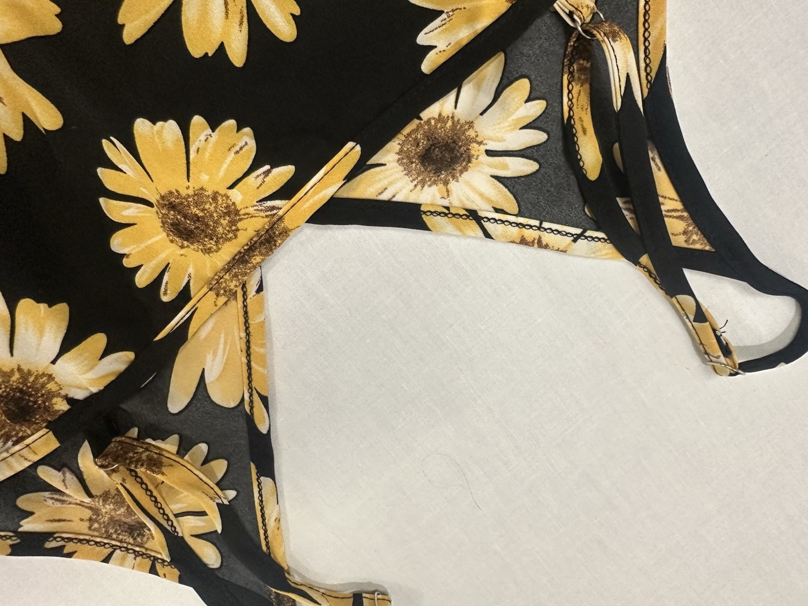 Black Yellow Daisy Floral Romper/Playsuit Tassel Hem V-Neck Straps Size 7
