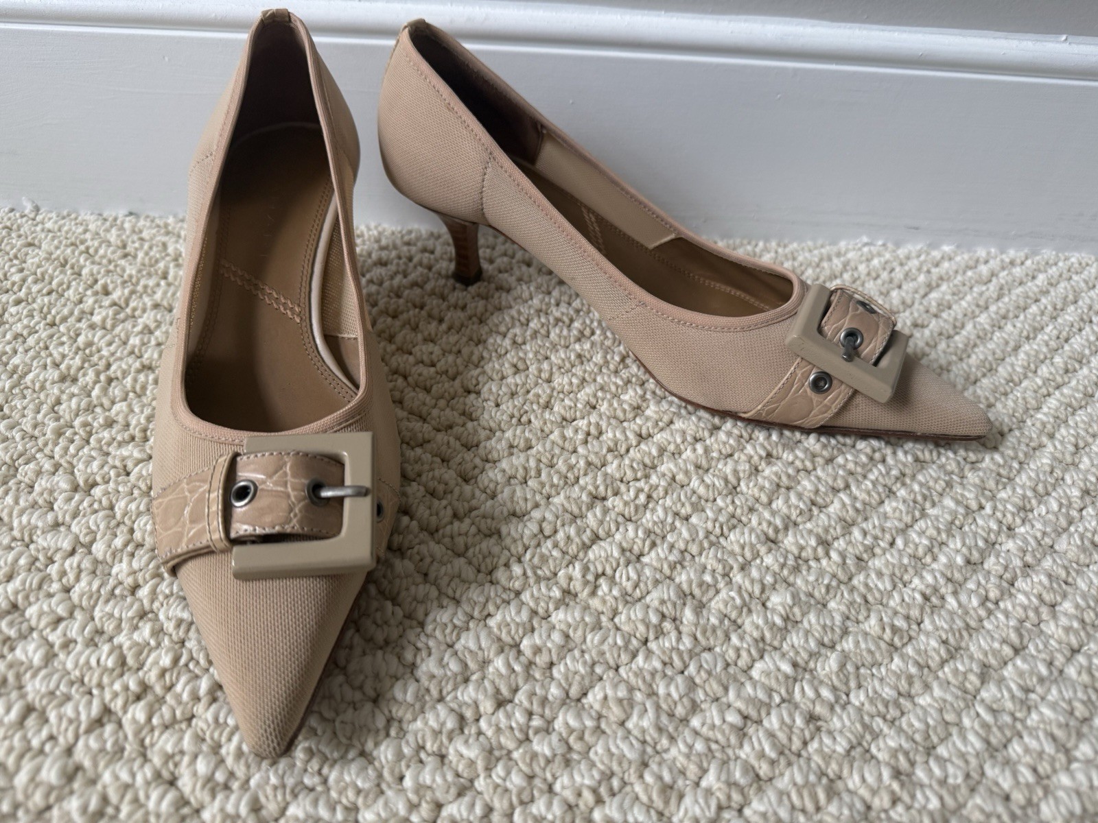 TAHARI Buckled Pointed Pumps-Size 6-Textured Fabric Upper & Leather Outsole EUC