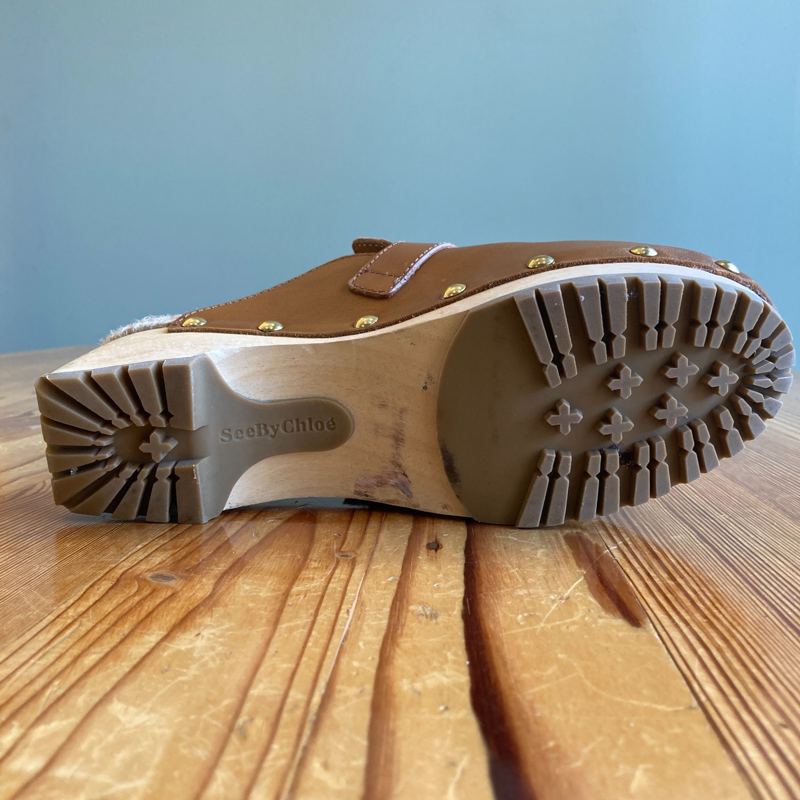 See by Chloe Cognac Brown Leather Studded Viviane Clogs – Size 40 / 9.5 – 0131AG