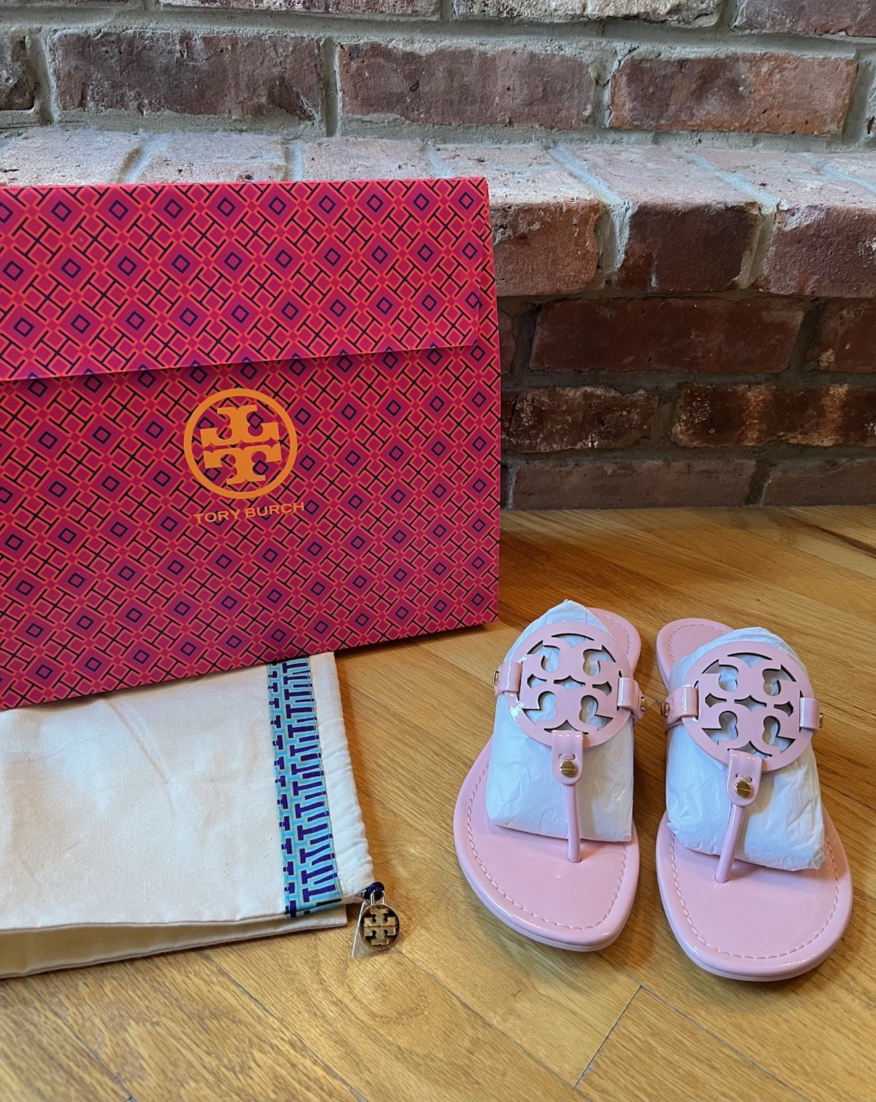 Tory Burch Petunia Pink Patent Leather Miller Sandals Size 8.5