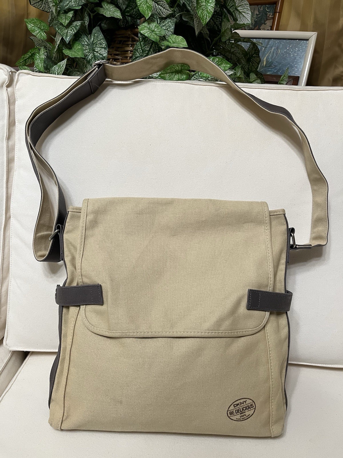 NEW DKNY Mens 100% Cotton Lined Adjustable Strap Crossbody Bag