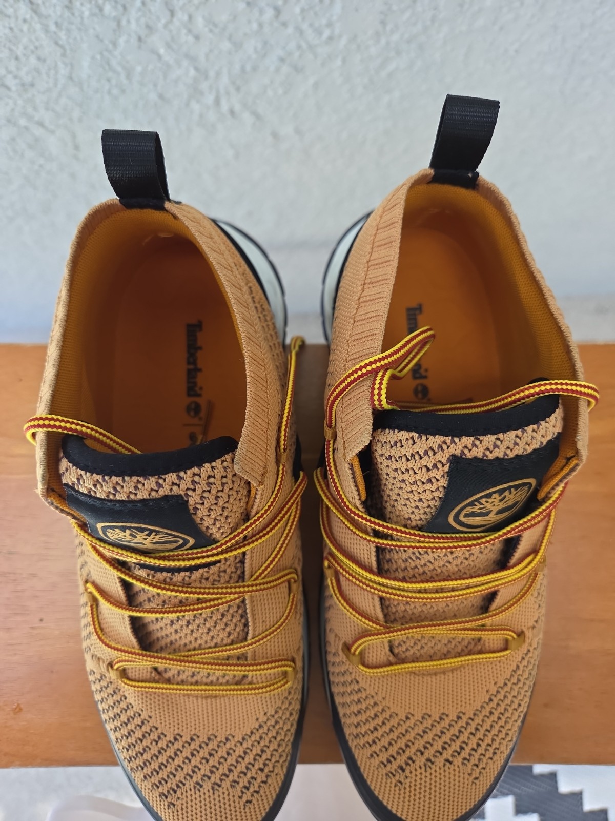 NEW Timberland Solar Wave Mid Men Size 9.5 0A2BP9 Wheat Nubuck Black Hiking Boot