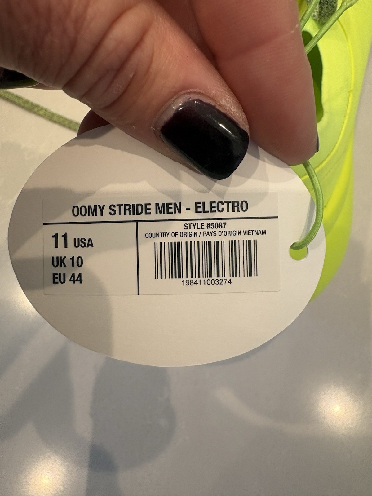 Brand New Men’s Oofos Oomy Stride Electra Size 11