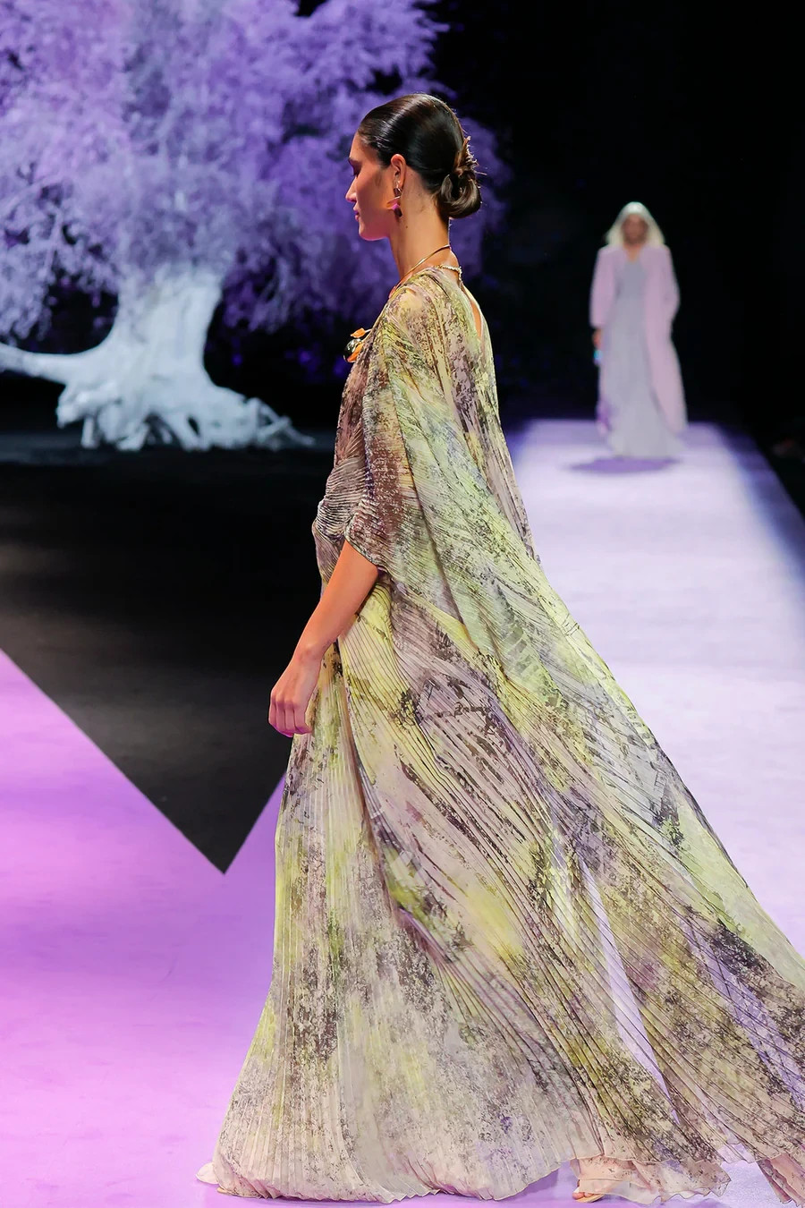 Long pleated dress with open back (US2 – In Stock)