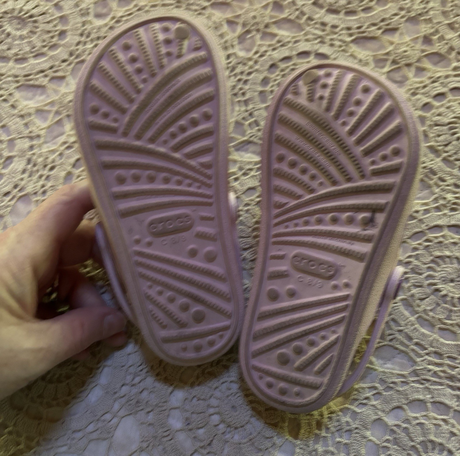 CROCS Toddler Girls Isabella Thong Bow Sandal Sz C 8/9 Back Strap Glitter Stones