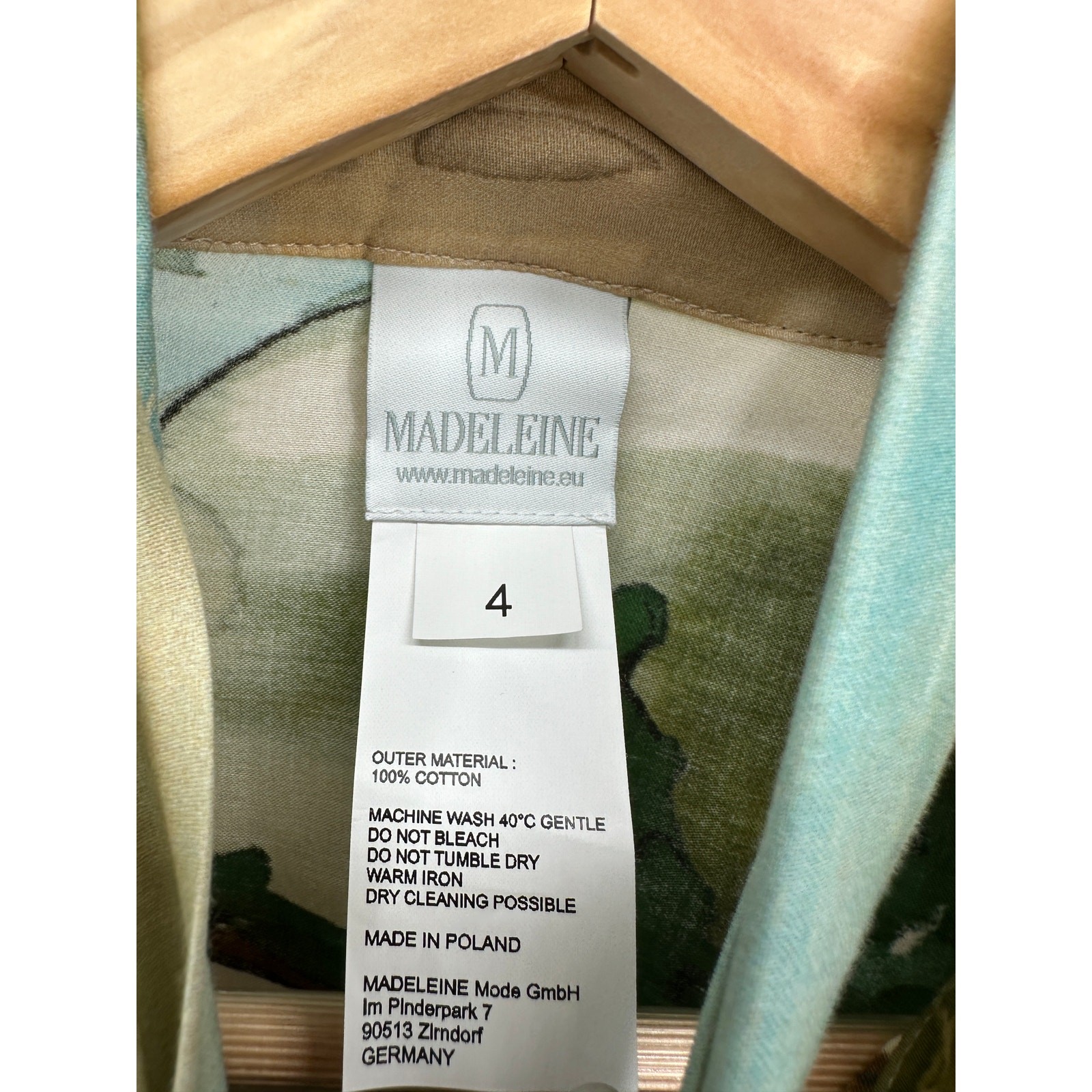 Madeleine Shirt Size 4 Artsy Unique Button Front Neck Collar Made in Poland NWT