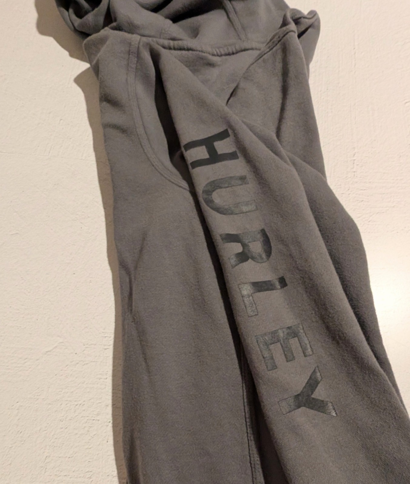 Hurley Men’s Charcoal Gray Hoodie | Size L