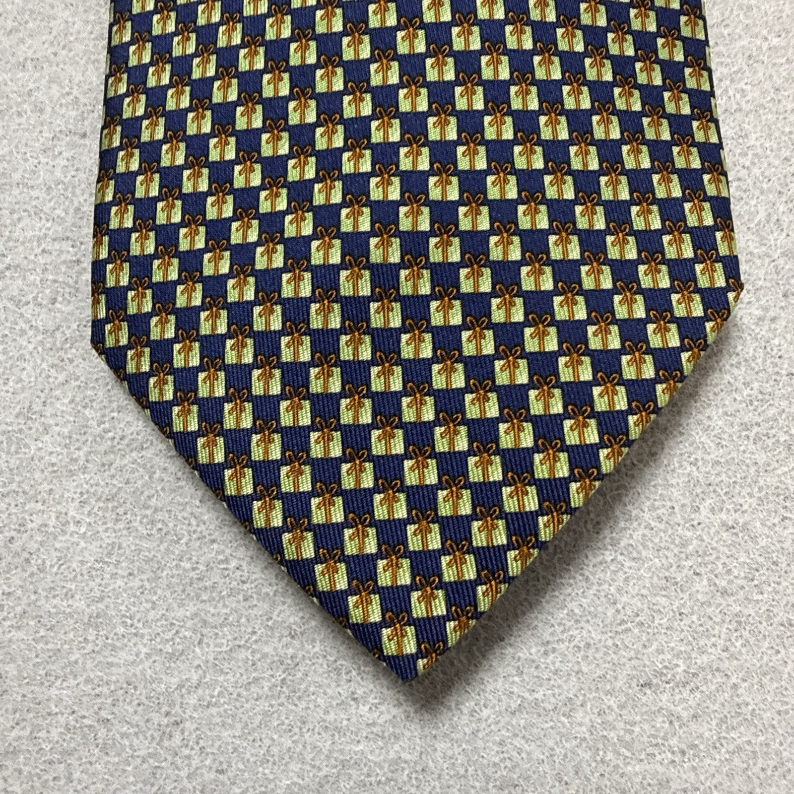 Salvatore Ferragamo Tie Navy Gift Box Present Print Silk Italy 100% Wide 9.2cm