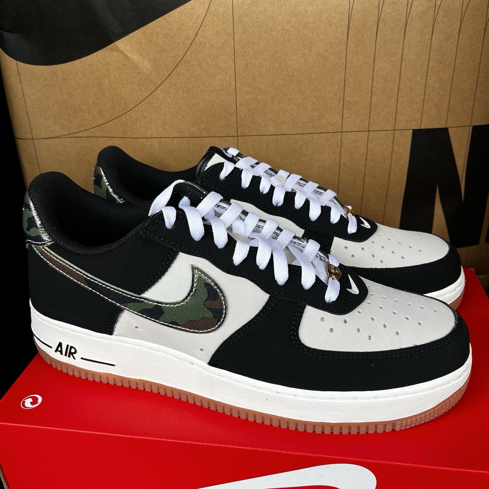 NEW Nike Air Force 1 Low ‘07 LV8 Black Patent Camo Swoosh NBY HQ1967-100 Size 12