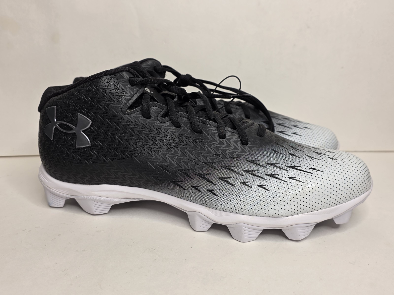 Under Armour Spotlight Franchise 4.0 RM Football Cleats Black White NEW Size 13