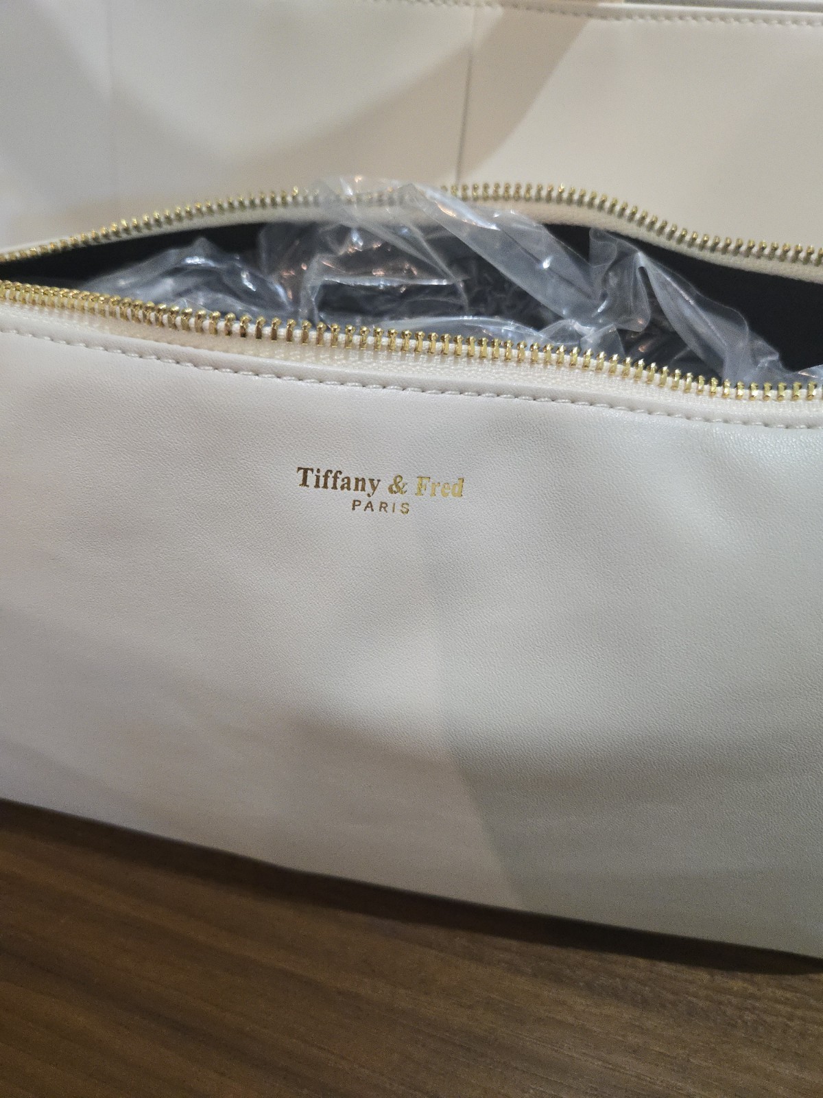 Tiffany & Fred Woven Smooth Leather Tote Bag w/ Inner Pouch And Gold Hardware