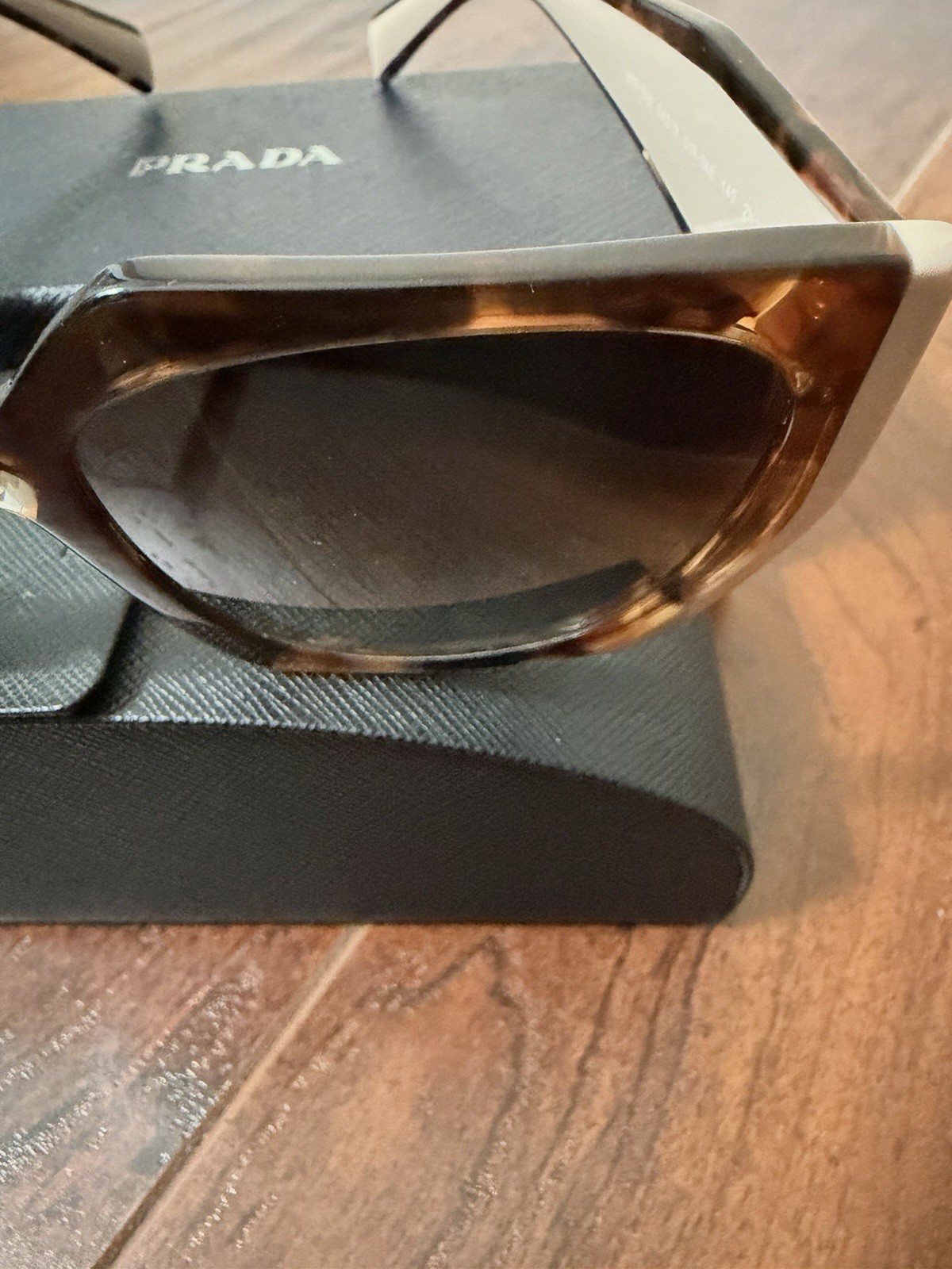 Prada SPR15W sunglasses ,original $489 ,tortoiseshell and beige authentic NB￼