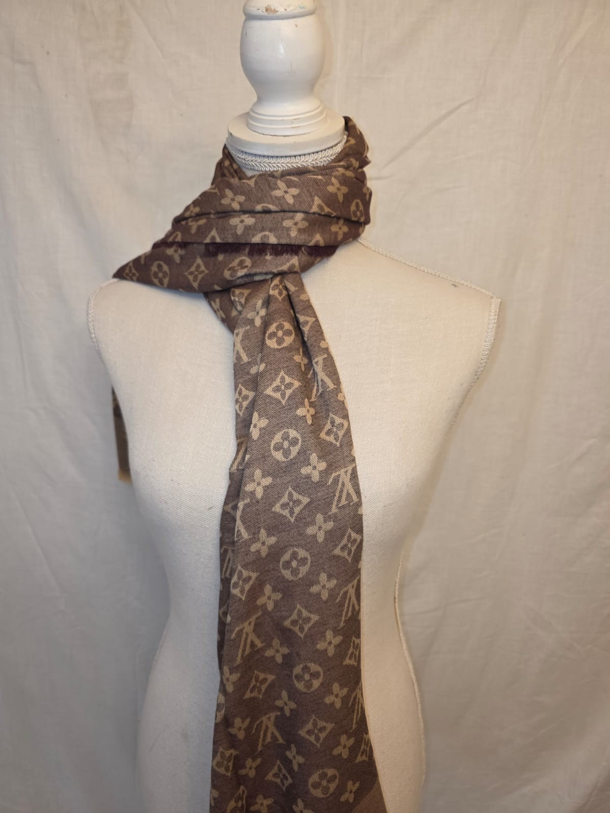 100% Authentic LV Scarf Shawl Stole Wrap 65% Cashmere 35% Silk Brown PreOwned