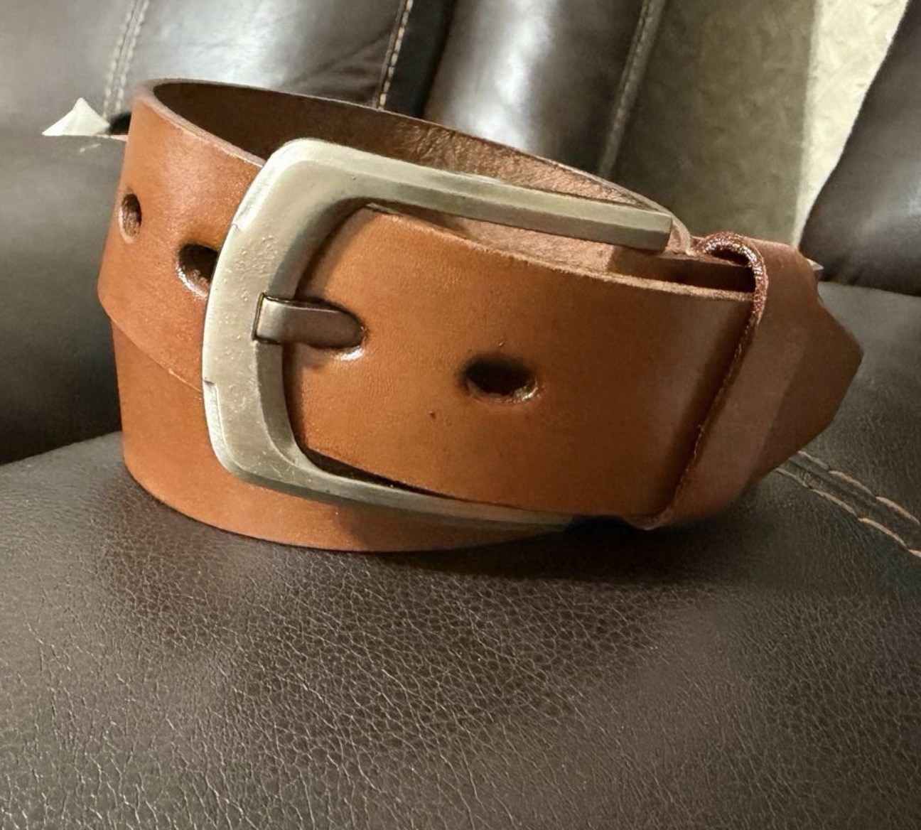 Men’s Brown Dress Belt Solid Pattern Adjustable Buckle Accent Medium Width