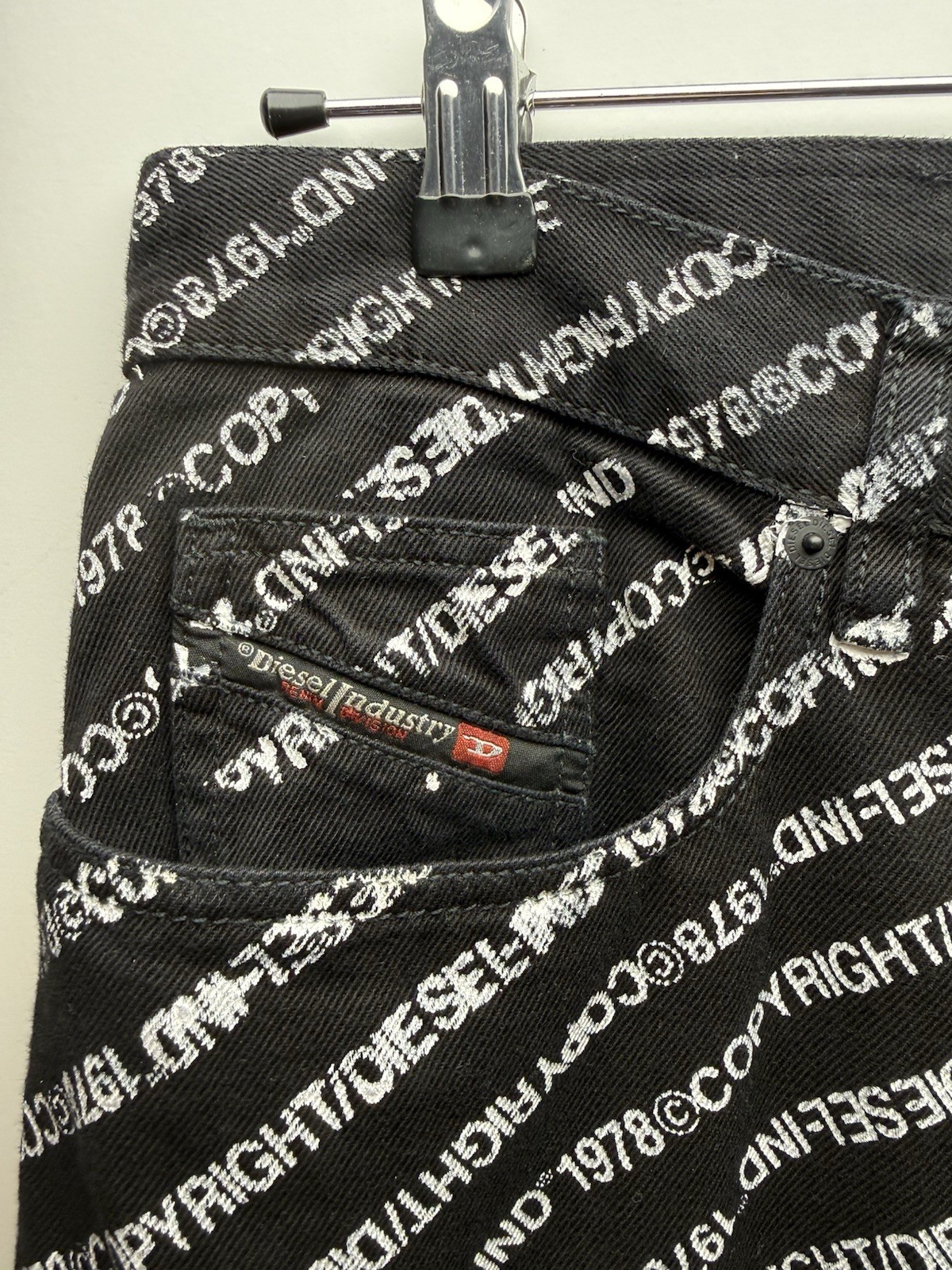 Rare DIESEL D-MACS-SP Jeans Size W36 L32 100% Cotton, Black With All-over Print