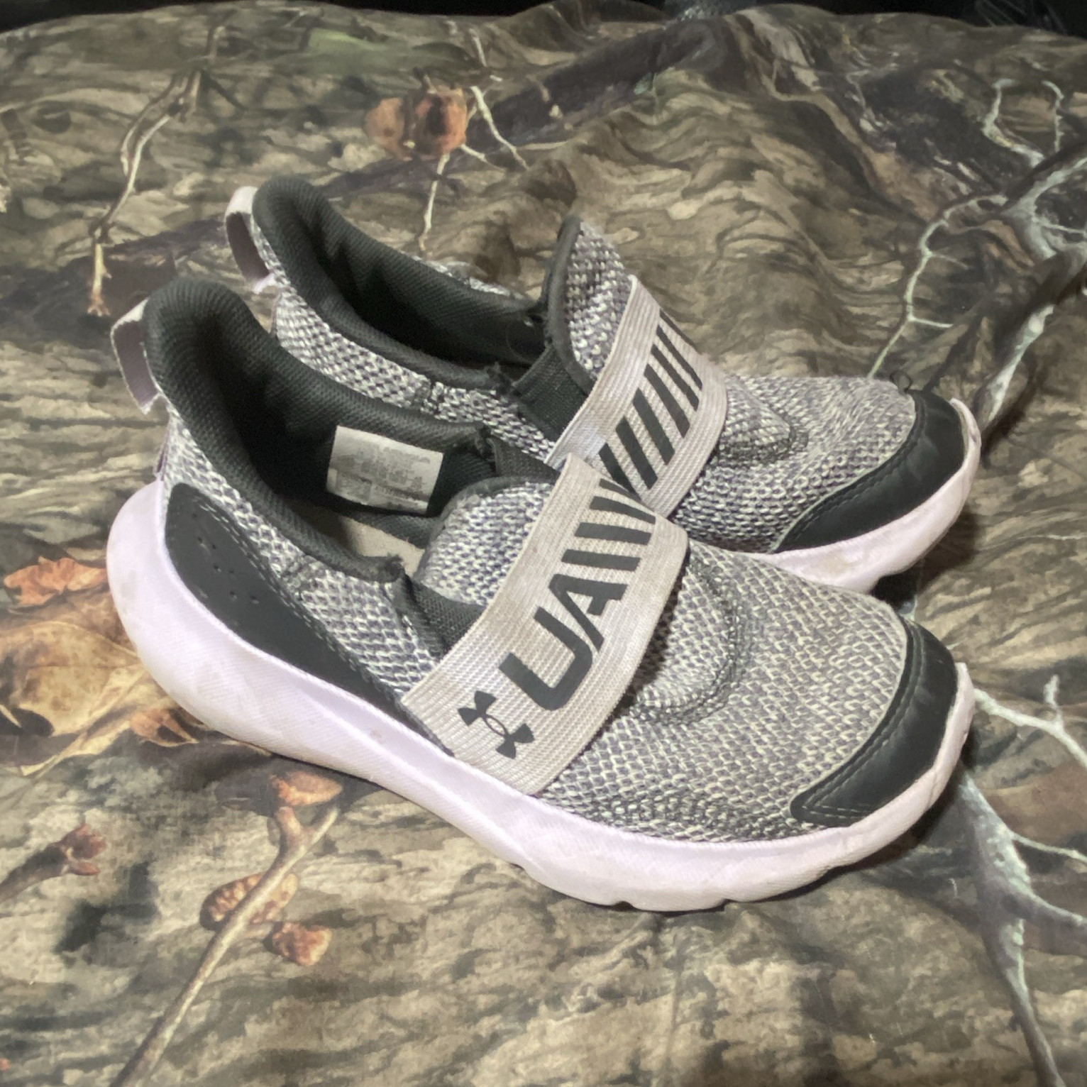 Under Armour Pursuit AC Kids Hook & Loop Mesh Sneakers Gray/Black/White 12K