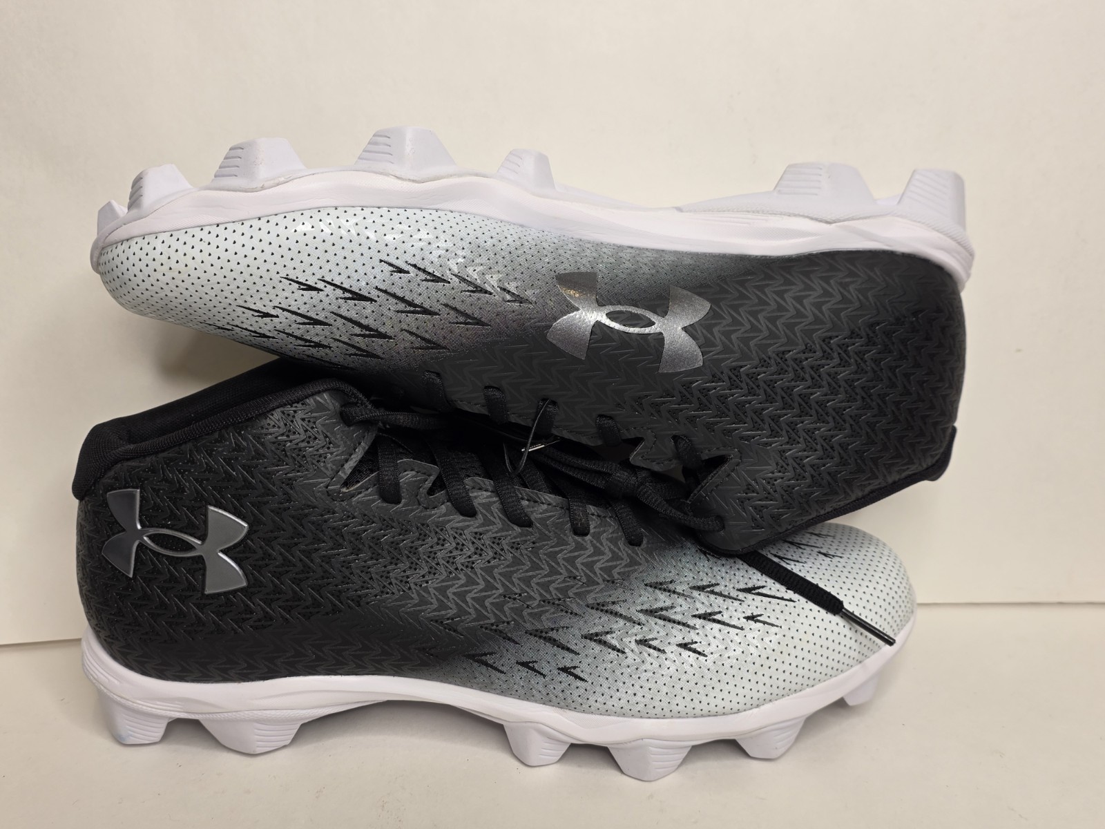 Under Armour Spotlight Franchise 4.0 RM Football Cleats Black White NEW Size 13