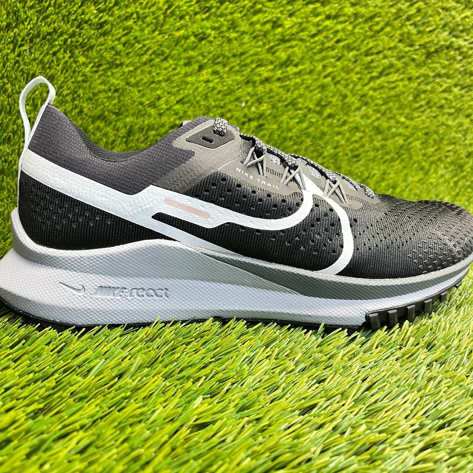 Nike React Pegasus Trail 4 Black Dark Gray Mens Size 7.5 Running Shoes Sneakers