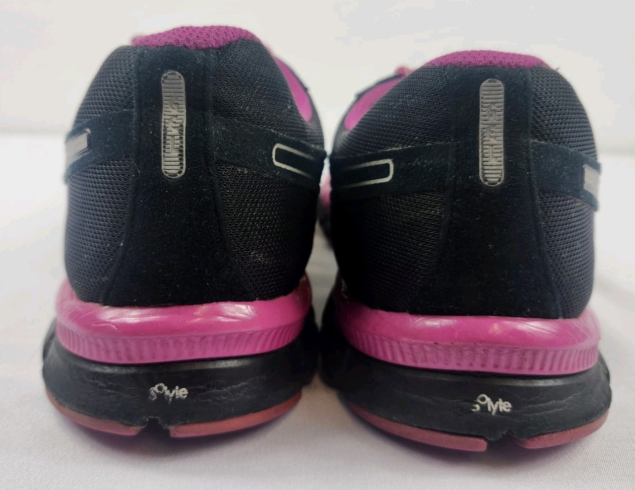 ASICS Gel-Blur33 Women’s Size 8 Black Magenta Running Shoes