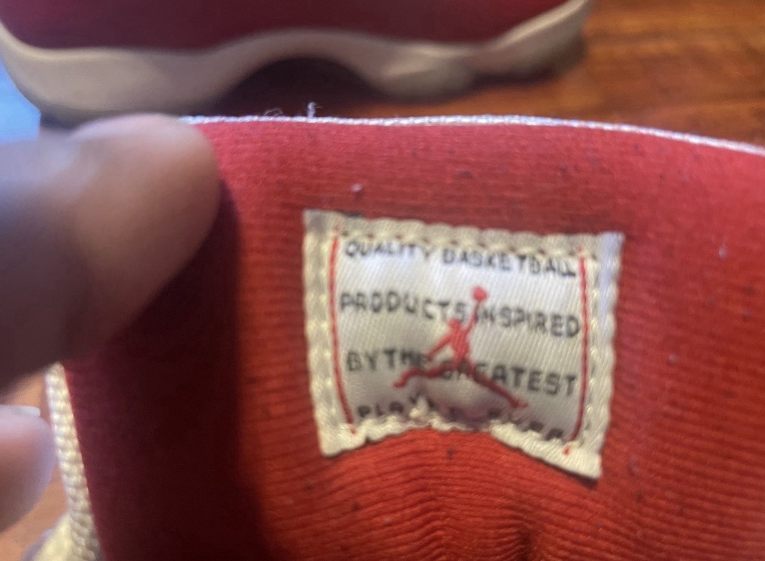 Air Jordan 11 Cherry Size 8