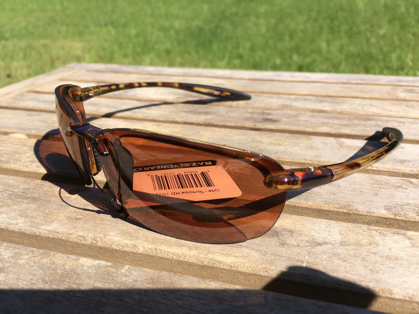 RAZE Eyewear Sunglasses Lyte tortoise shell brown frame Amber lens 10321