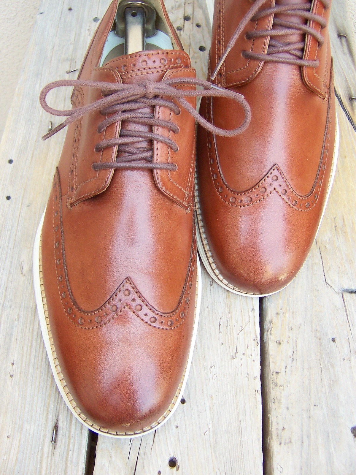 COLE HAAN Mens Casual Dress Shoes Cognac Brown Leather Wingtip Oxfords Size 9M