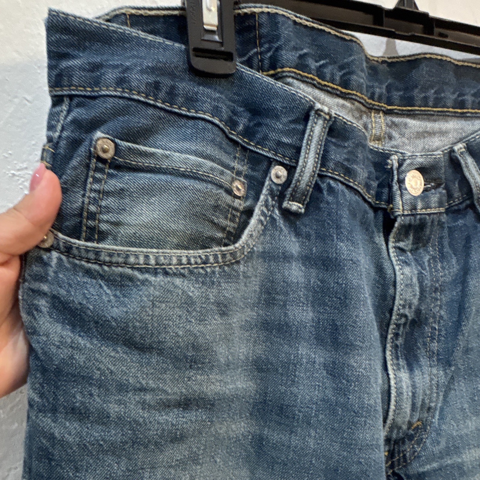 Levi’s Men’s Relaxed Fit Mid Rise Medium Wash Cotton Denim Straight Jeans