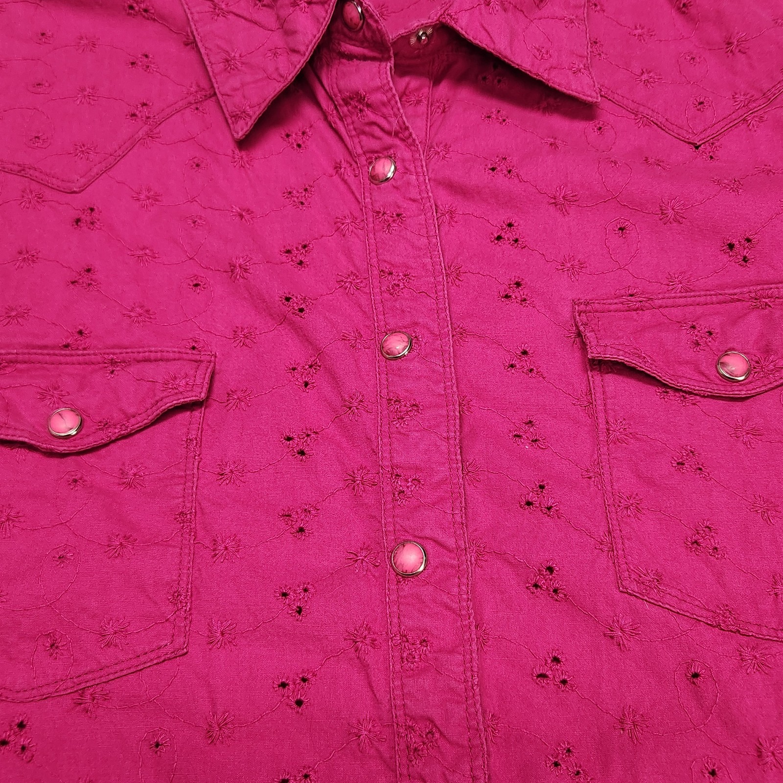 Wrangler Women’s Large Western Snap Shirt Pink Eyelet Embroidered Floral Cotton