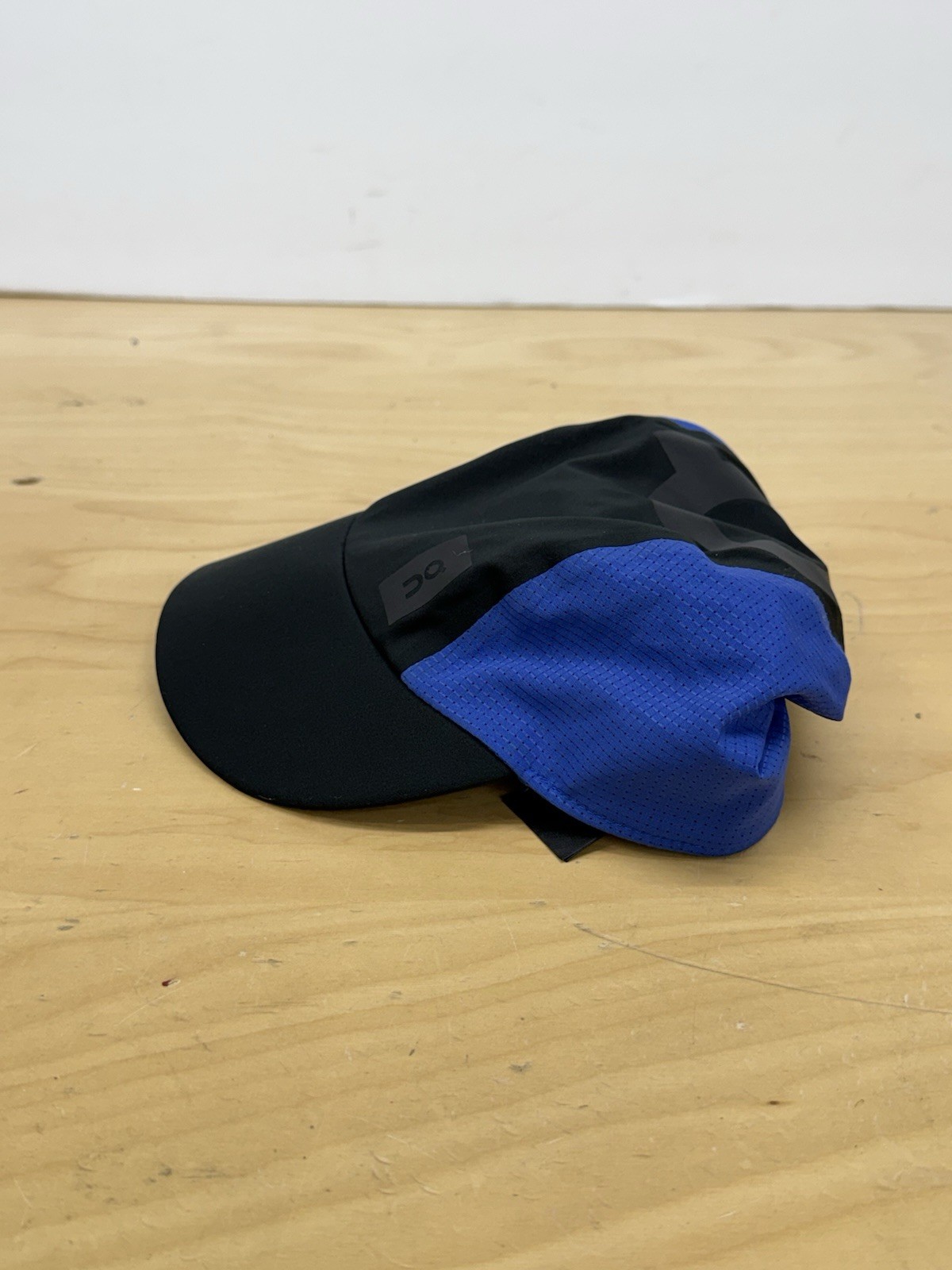 On Running Utility Zero Cap Cobalt Blue Black NWT Unisex Outdoor