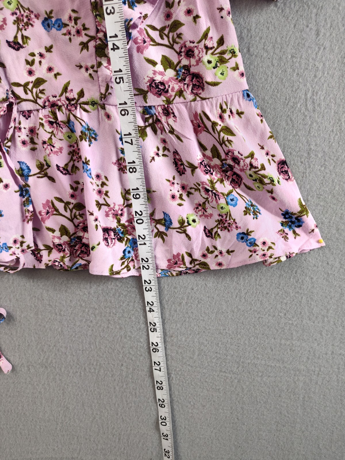 Forever 21 Women Romper M Purple Floral Ruffle Puff Sleeve V Neck Summer Casual