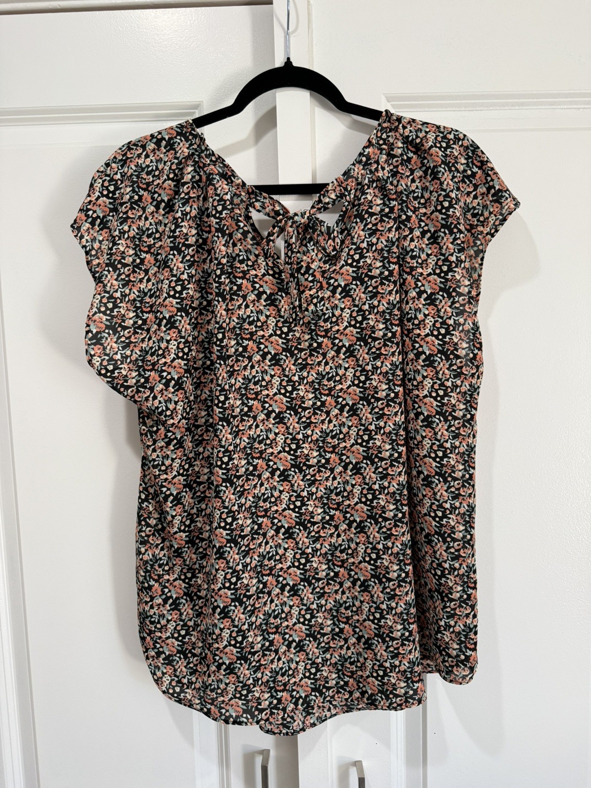 LC Lauren Conrad 2X Black Floral Cap Sleeve Ruffle Blouse Top Work Office Career