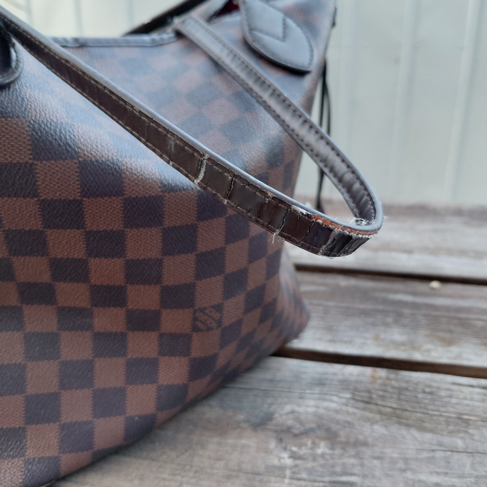Louis Vuitton Neverfull MM in Damier Ebene canvas