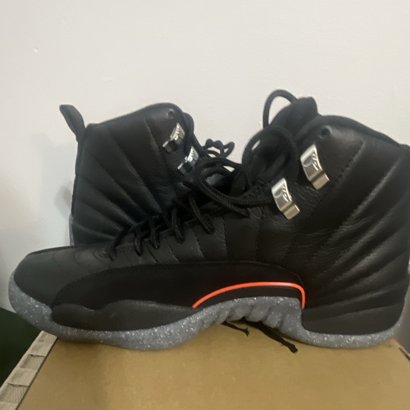 Jordan Air Jordan 12 Retro Men’s High Top Athletic Sneaker Black/Gray/Orange