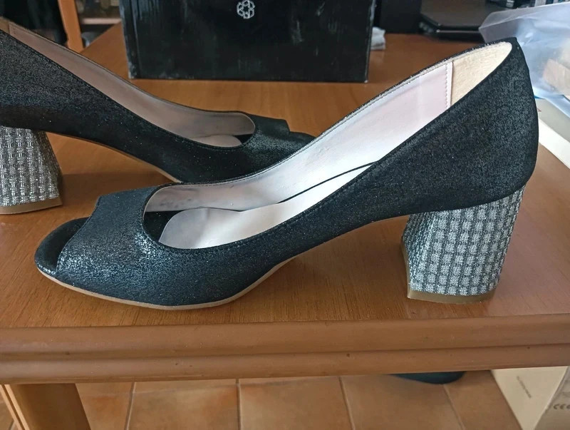 Black silver heeled neckline No.39
