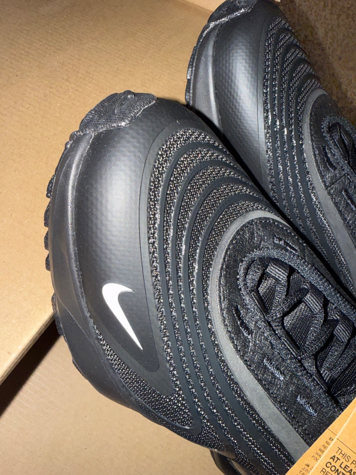 Nike Air Max Fire 7.5 Men – Brand New – Black with White Checkmark Nike Logo