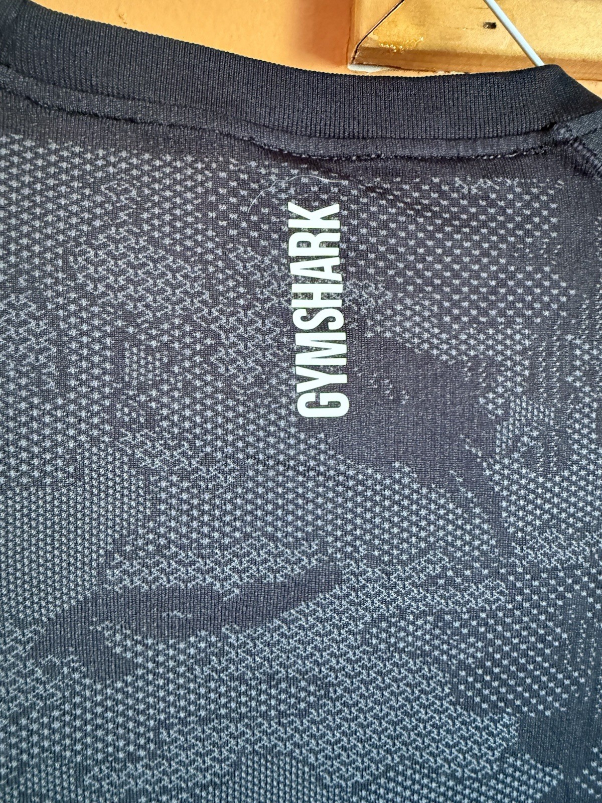 Gymshark Mens Geo Seamless Long Sleeve T-Shirt Black Size large Worn once